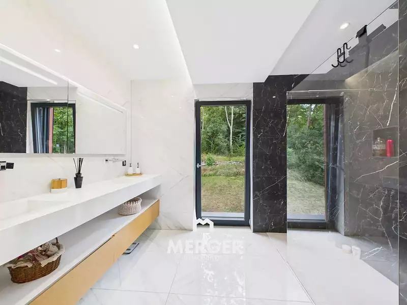 Maison, 330 m²