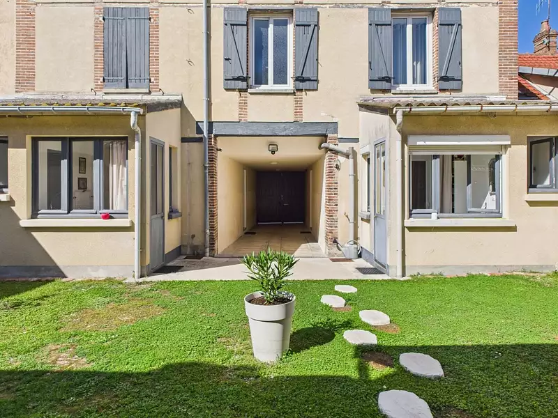 Immeuble, 136,11 m²