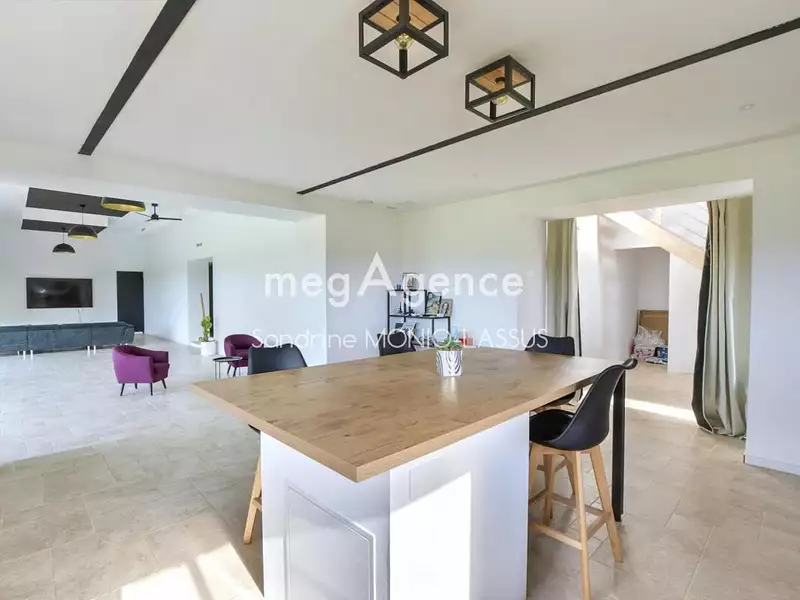 Maison, 270 m²