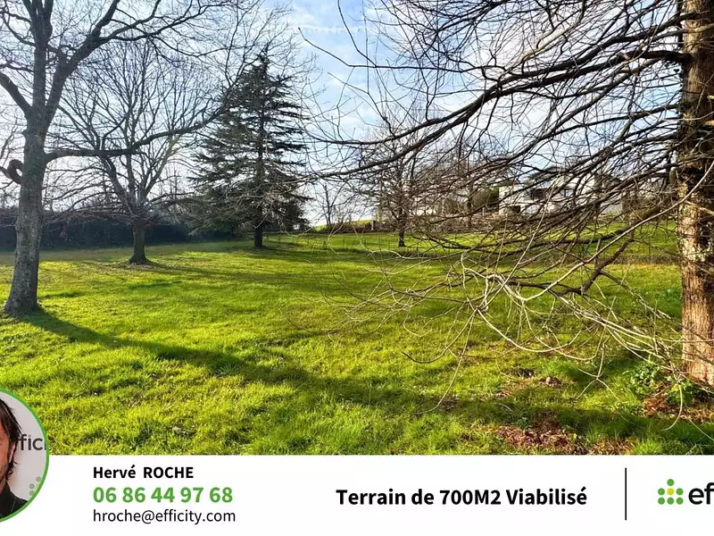 Terrain, 700 m²