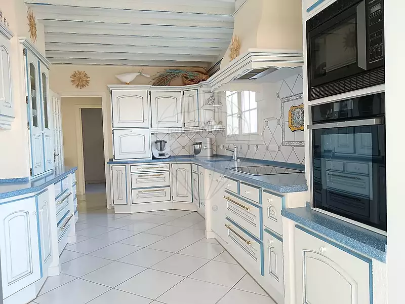 Maison, 250 m²