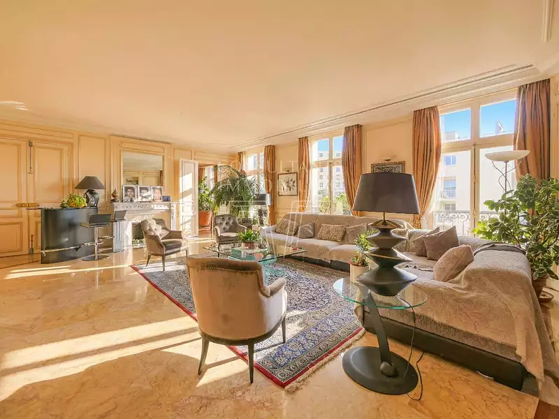 Appartement, 252,07 m²