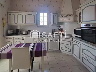 Maison, 250 m²