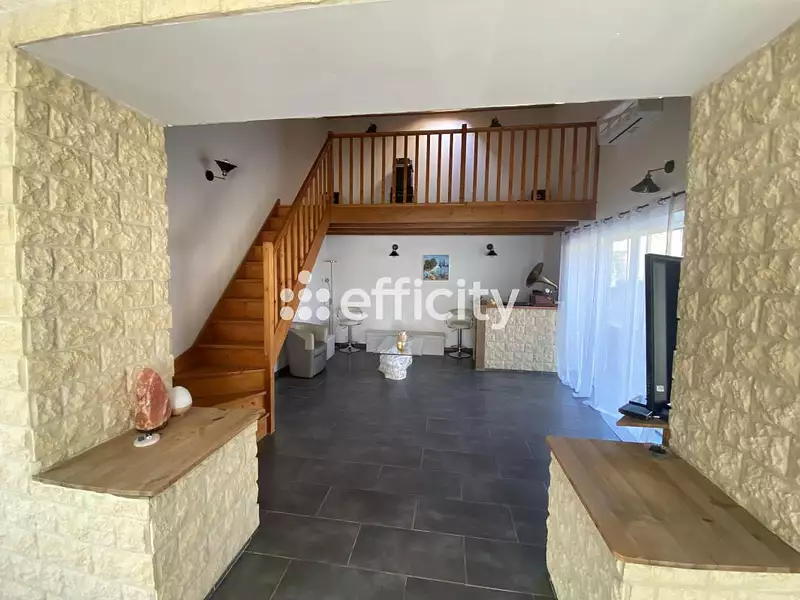 Maison, 220 m²