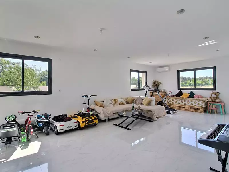 Maison, 288 m²
