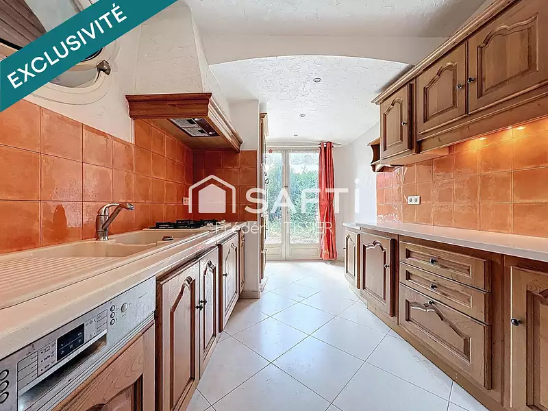 Maison, 177 m²