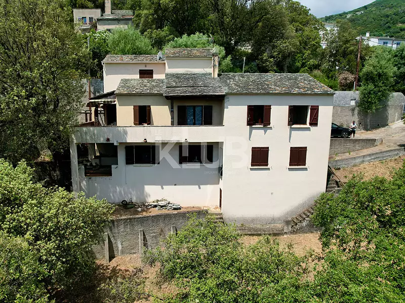Maison, 210 m²