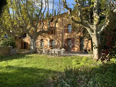 Maison, 389 m²