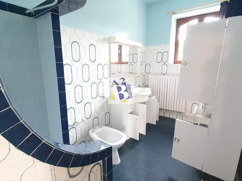 Maison, 221 m²