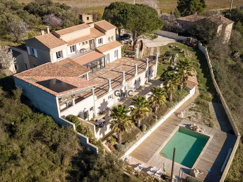 Maison, 222 m²