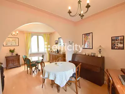 Maison, 211 m²