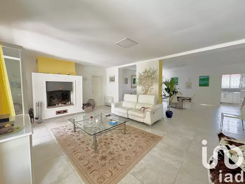 Maison, 244 m²