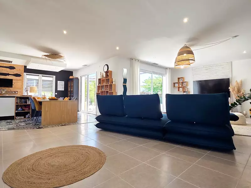 Maison, 240 m²