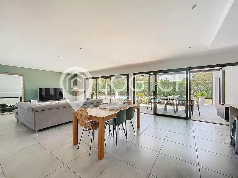 Maison, 158 m²