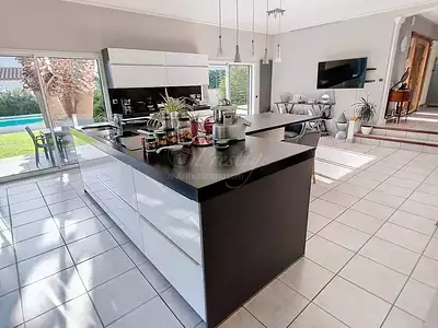 Maison, 257 m²