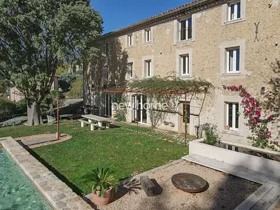 Maison, 240 m²