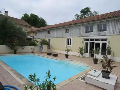 Maison, 384 m²