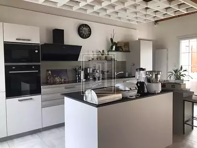 Maison, 169 m²