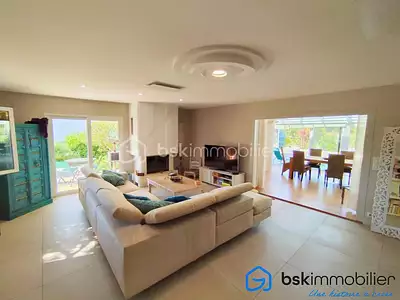 Maison, 237 m²