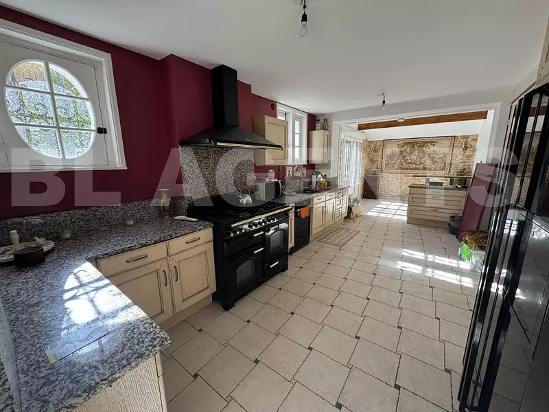 Maison, 300 m²