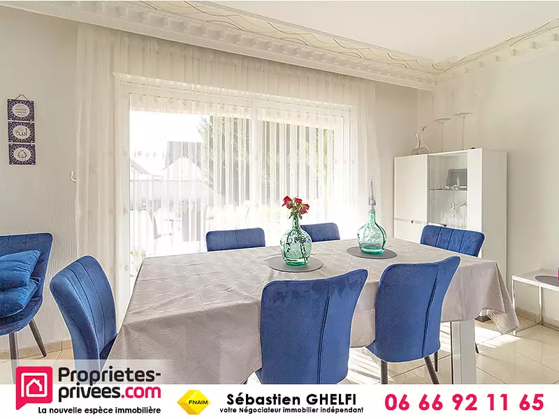 Maison, 235 m²