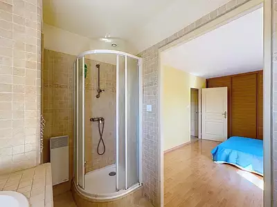 Maison, 240 m²