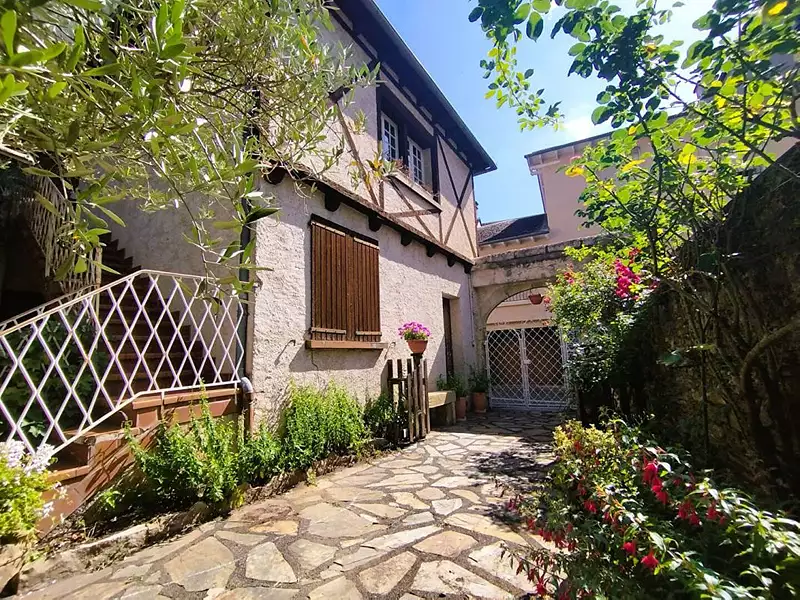 Maison, 305 m²