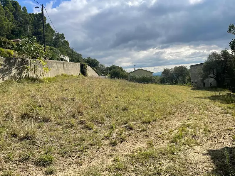 Terrain, 1 500 m²