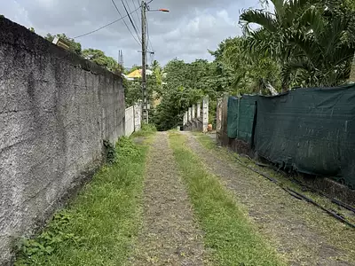 Terrain, 1 400 m²
