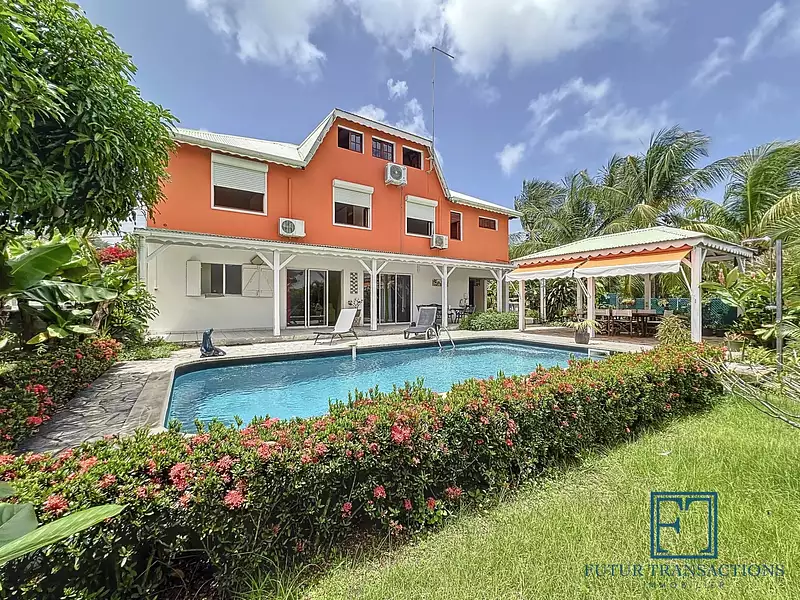 Maison, 218,53 m²