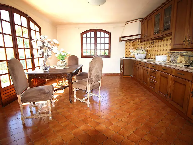 Maison, 256 m²