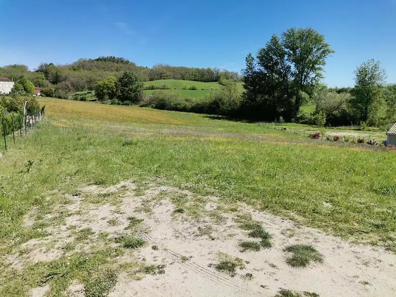 Terrain, 2 000 m²