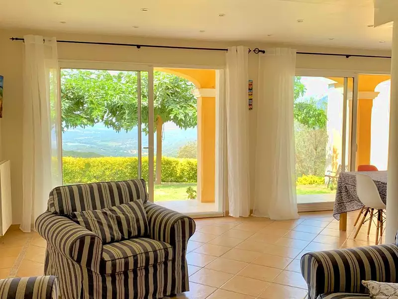 Maison, 230 m²