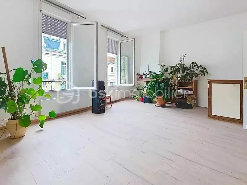 Immeuble, 215 m²