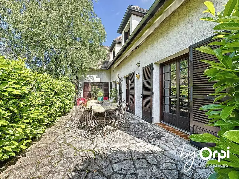 Maison, 319 m²