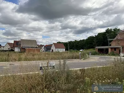 Terrain, 561 m²