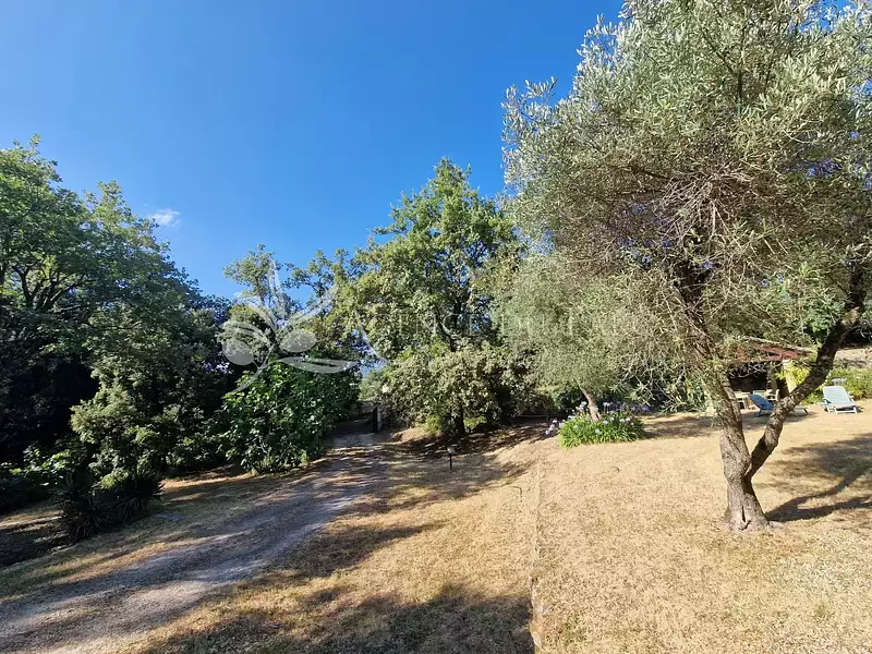Terrain, 3 000 m²