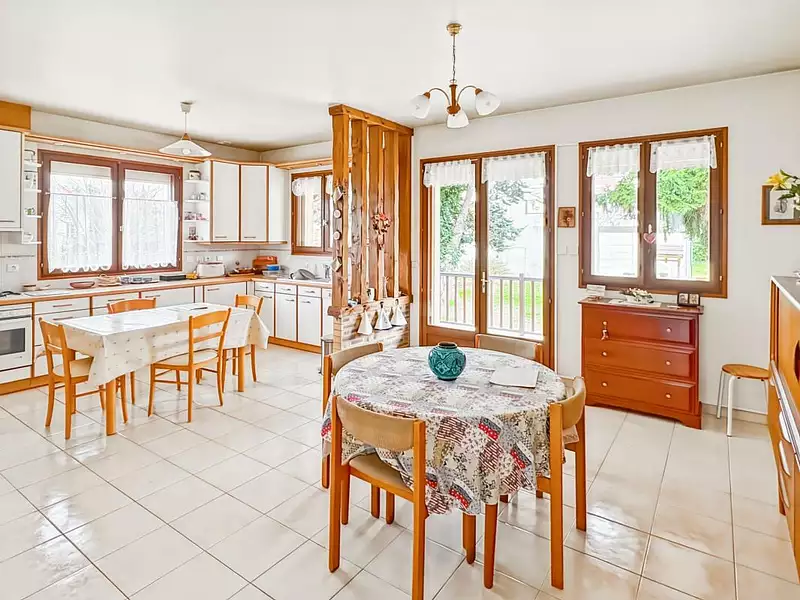 Maison, 185 m²