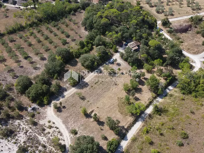 Terrain, 8 360 m²