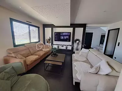 Maison, 184 m²