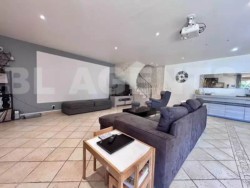 Maison, 199 m²