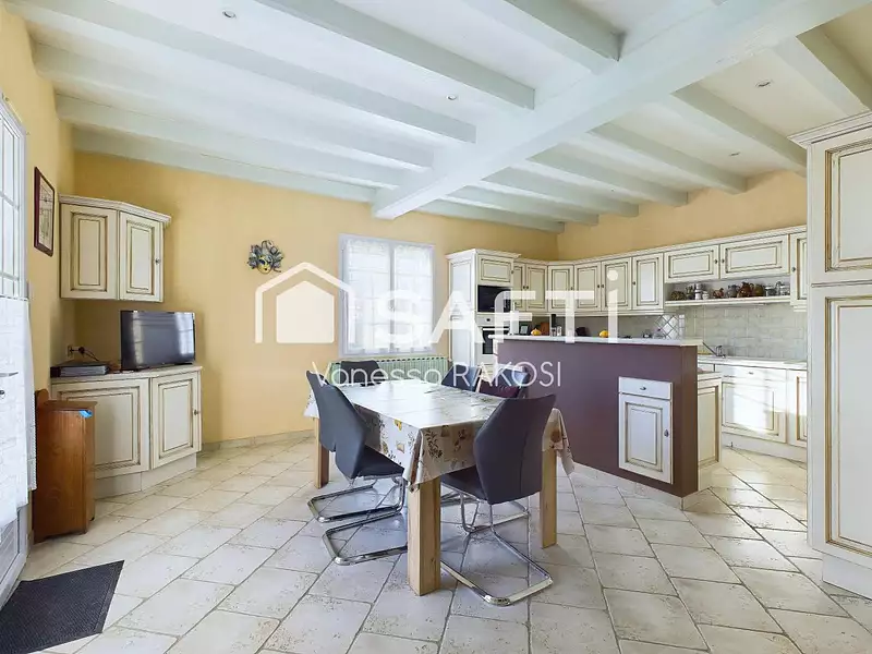 Maison, 360 m²