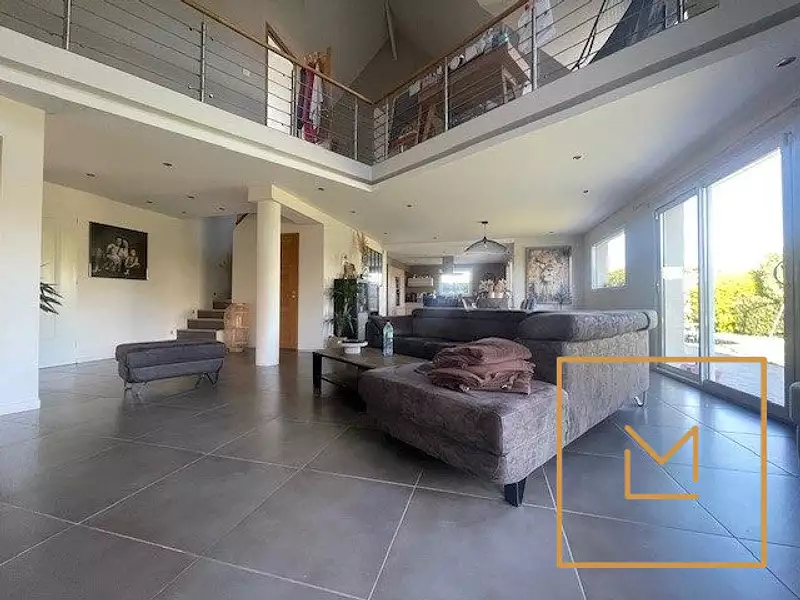 Maison, 190 m²