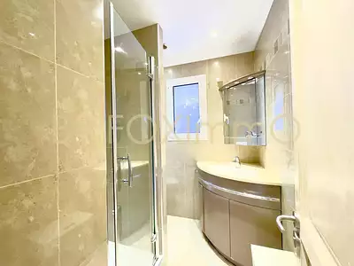 Maison, 240 m²