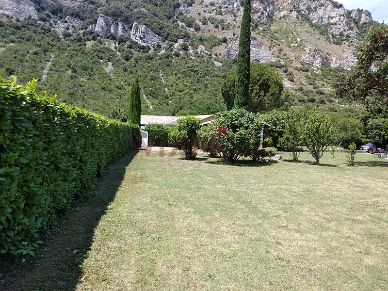 Terrain, 800 m²
