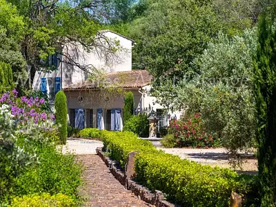 Maison, 565 m²