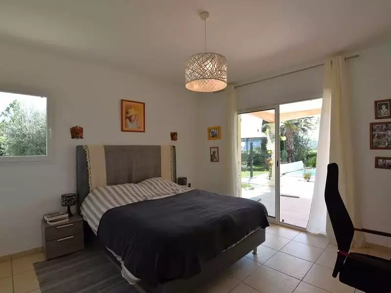 Maison, 185 m²