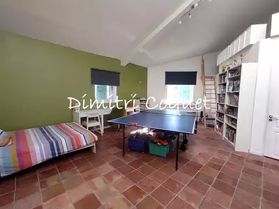 Maison, 242 m²