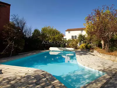 Maison, 244 m²