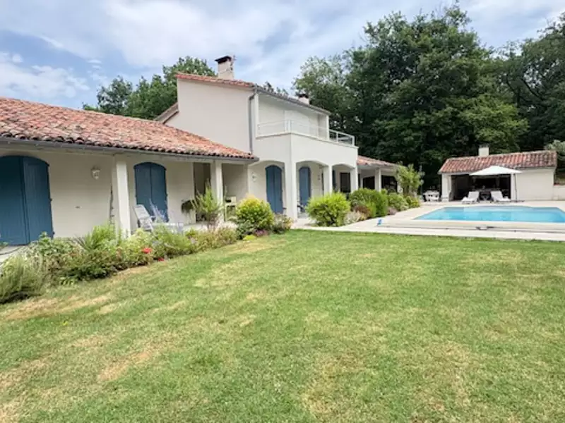 Maison, 230 m²
